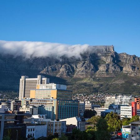 شقة Luxurious Loft With Amazing View Of Table Mountain كيب تاون المظهر الخارجي الصورة